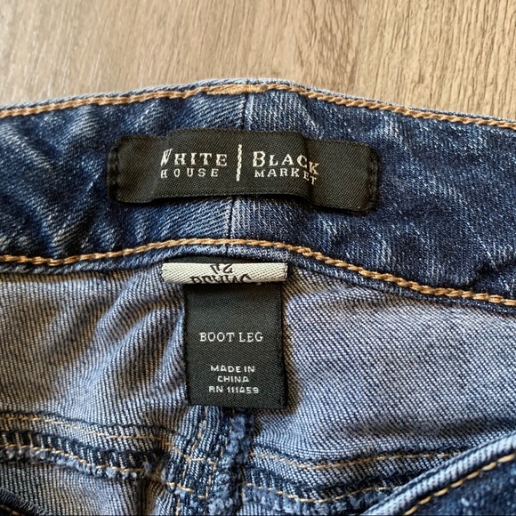 WHBM Blanc bootcut, 4 short - Picture 4 of 7